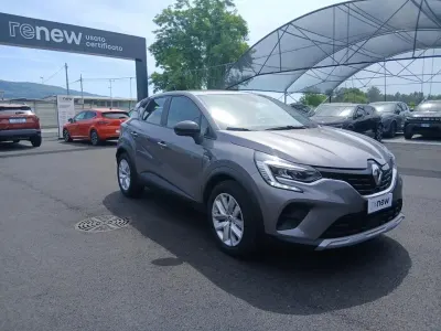 Usata Renault Captur Equilibre 101 CV (74 kW) 2023 Grigio SUV