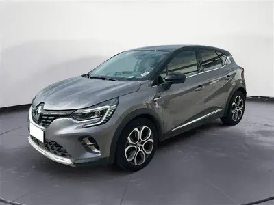 Usata Renault Captur Techno 145 CV (106 kW) 2022 Grigio scuro SUV