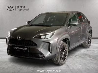 Begagnad Toyota Yaris Cross Trend 115 HK (84 kW) 2022 Grå SUV