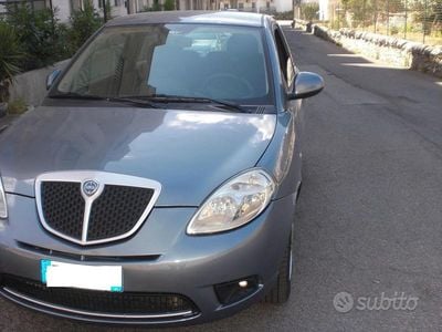 Usata Lancia Ypsilon 60 CV (44 kW) 2010 Grigio Utilitaria
