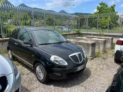 Usata Lancia Ypsilon 90 CV (66 kW) 2008 Nero Utilitaria
