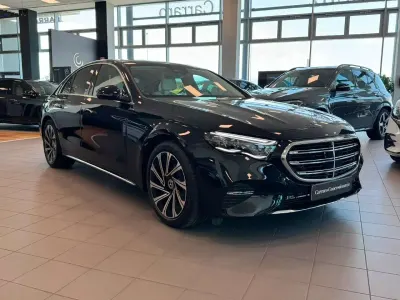 Nuova Mercedes E300 197 CV (144 kW) 2026 Nero ossidiana Berlina