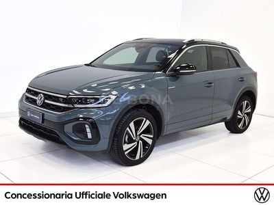 Usata VW T-Roc R-line 150 CV (110 kW) 2024 Azzurro SUV