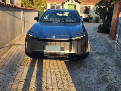 Usata Toyota bZ4X 72 kW (99 CV) 2025 SUV