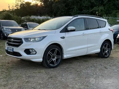 Usata Ford Kuga ST 179 CV (131 kW) 2017 Bianco SUV