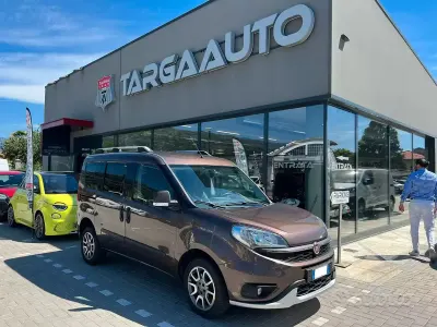 Usata Fiat Doblò Trekking 120 CV (88 kW) 2015 Marrone Monovolume