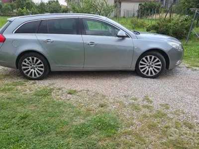 Usata Opel Insignia 131 CV (96 kW) 2010 Grigio Station wagon
