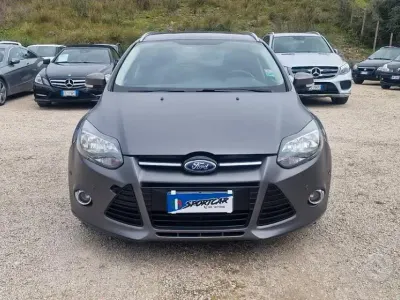Usado Ford Focus 115 HP (84 kW) 2012 Cinzento Carrinha