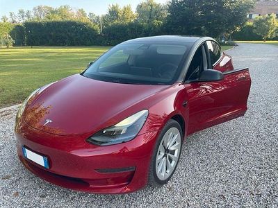 Usata Tesla Model 3 350 kW (476 CV) 2021 Rosso Berlina