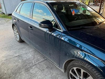 Blu Usata 2017 Audi A3 Sportback Utilitaria | 13.000 €