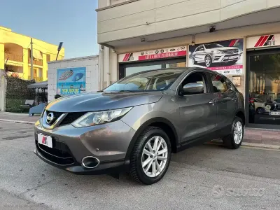 Usata Nissan Qashqai 110 CV (80 kW) 2015 Grigio SUV