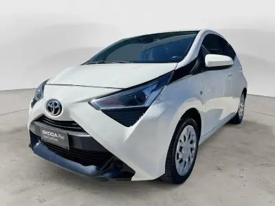 Usata Toyota Aygo Cool 72 CV (52 kW) 2021 Bianco Utilitaria