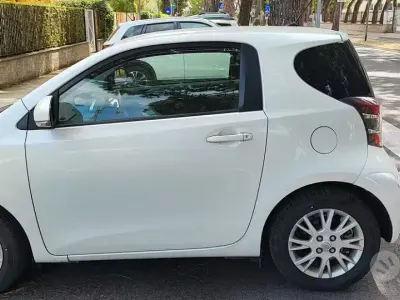Usata Toyota iQ Executive 101 CV (74 kW) 2010 Bianco Utilitaria