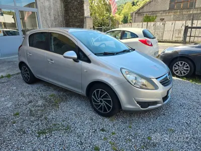 Usata Opel Corsa Club 86 CV (63 kW) 2011 Grigio Utilitaria
