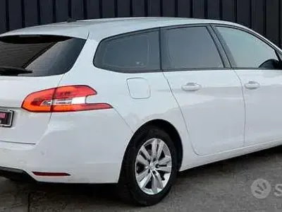 Usata Peugeot 308 SW Active 131 CV (96 kW) 2020 Bianco Station wagon