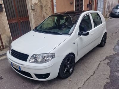 Usata Fiat Punto 86 CV (63 kW) 2003 Bianco Utilitaria