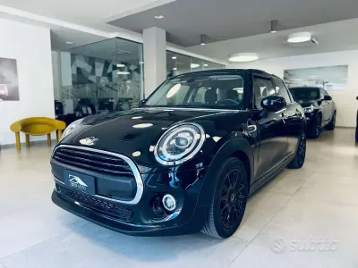 Usata Mini ONE 75 CV (55 kW) 2021 Nero Utilitaria
