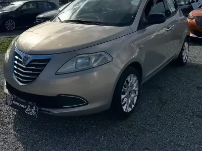 Usata Lancia Ypsilon S 69 CV (50 kW) 2011 Beige Utilitaria