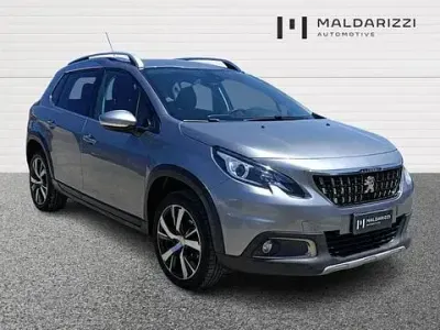 Usata Peugeot 2008 Allure 100 CV (73 kW) 2017 Argento SUV