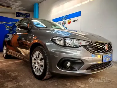 Gebraucht Fiat Tipo Easy 95 PS (69 kW) 2017 Grau Limousine