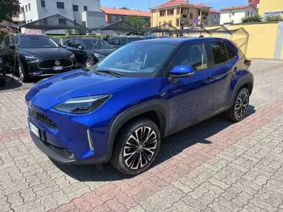 Usata Toyota Yaris Cross Lounge 92 CV (67 kW) 2021 Blu SUV
