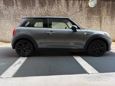 Usata Mini ONE 75 CV (55 kW) 2018 Grigio Utilitaria