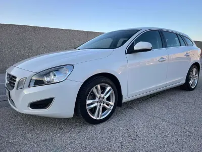 Usata Volvo V60 Summum 163 CV (119 kW) 2012 Bianco Station wagon