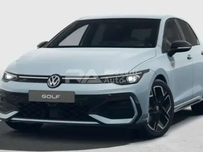 Nouvelle VW Golf VIII R-line Plus 150 ch (110 kW) 2026 Bleue Berline