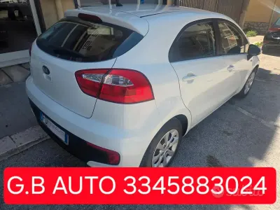 Usata Kia Rio 85 CV (62 kW) 2016 Bianco Utilitaria