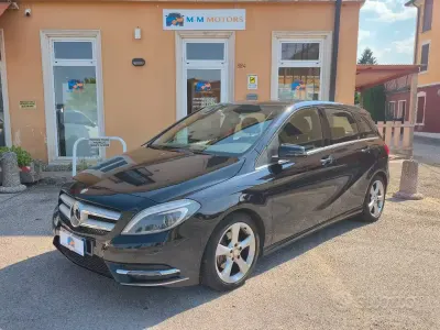 Usata Mercedes B180 Premium 122 CV (89 kW) 2014 Nero Utilitaria