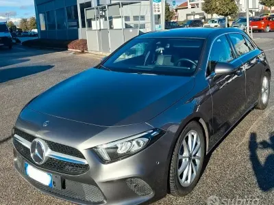 Usata Mercedes A180 136 CV (100 kW) 2020 Grigio Berlina