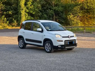 Usata Fiat Panda Dynamic 69 CV (50 kW) 2005 Bianco Utilitaria