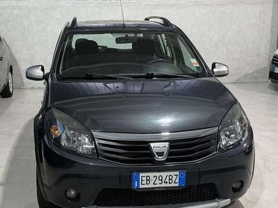 Usata Dacia Sandero Stepway 87 CV (63 kW) 2010 Grigio Berlina