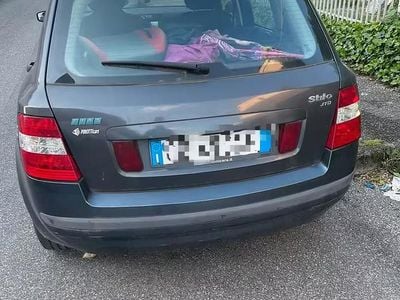 Usata Fiat Stilo 140 CV (102 kW) 2004 Grigio Utilitaria