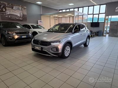 Usata VW T-Roc 110 CV (80 kW) 2022 Grigio SUV