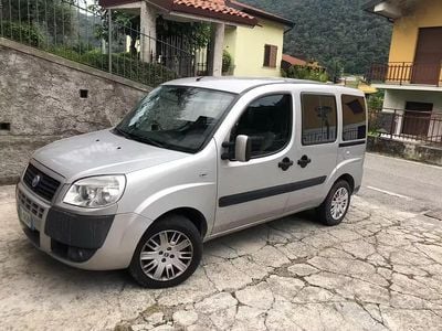 Begagnad Fiat Doblò 105 HK (77 kW) 2007 Grå Minibuss