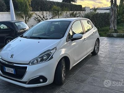 Usata Peugeot 208 82 CV (60 kW) 2017 Bianco Utilitaria