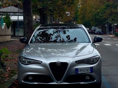 Usata Alfa Romeo Giulia 150 CV (110 kW) 2017 Grigio Berlina