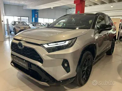 Begagnad Toyota RAV4 Hybrid Style 218 HK (160 kW) 2023 Grå SUV