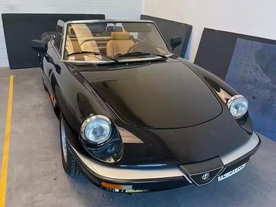 Usata Alfa Romeo Spider 128 CV (94 kW) 1990 Nero Cabrio