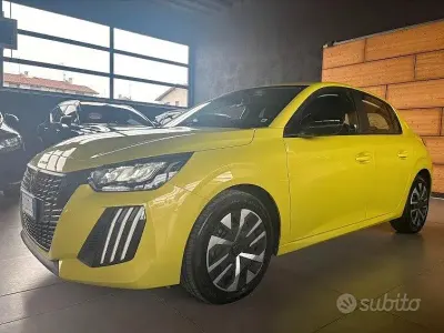 Usata Peugeot 208 Active 75 CV (55 kW) 2024 Verde Utilitaria