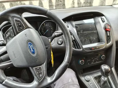 Käytetty Ford Focus Titanium X 120 HP (88 kW) 2016 Musta Sedan