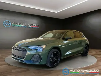 Nuova Audi A3 S-Line 150 CV (110 kW) 2026 Verde Berlina