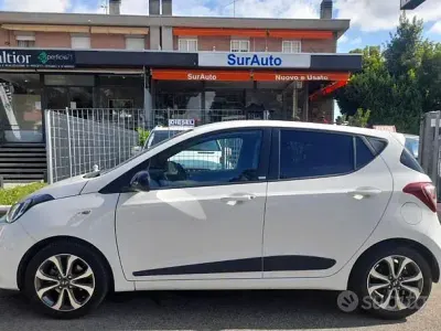 Używany Hyundai i10 Passion 67 KM (49 kW) 2018 Biały Hatchback