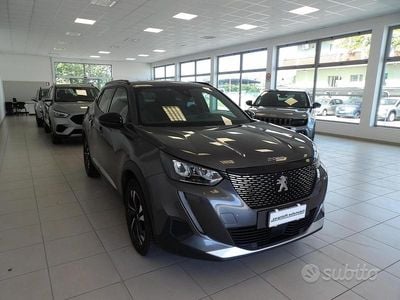 Usata Peugeot 2008 Allure 131 CV (96 kW) 2023 Grigio SUV