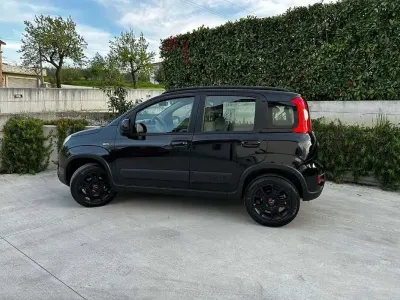 Usata Fiat Panda 4x4 86 CV (63 kW) 2015 Nero Utilitaria