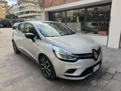 Usata Renault Clio Intens 90 CV (66 kW) 2019 Grigio Utilitaria