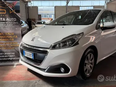 Usata Peugeot 208 Allure 82 CV (60 kW) 2017 Bianco Utilitaria