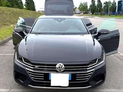 Usata VW Arteon Business 190 CV (139 kW) 2019 Grigio Utilitaria
