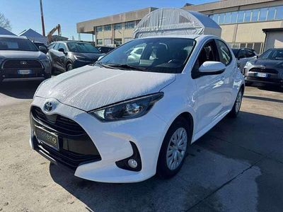 Usata Toyota Yaris Hybrid Active 92 CV (67 kW) 2022 Bianco Utilitaria